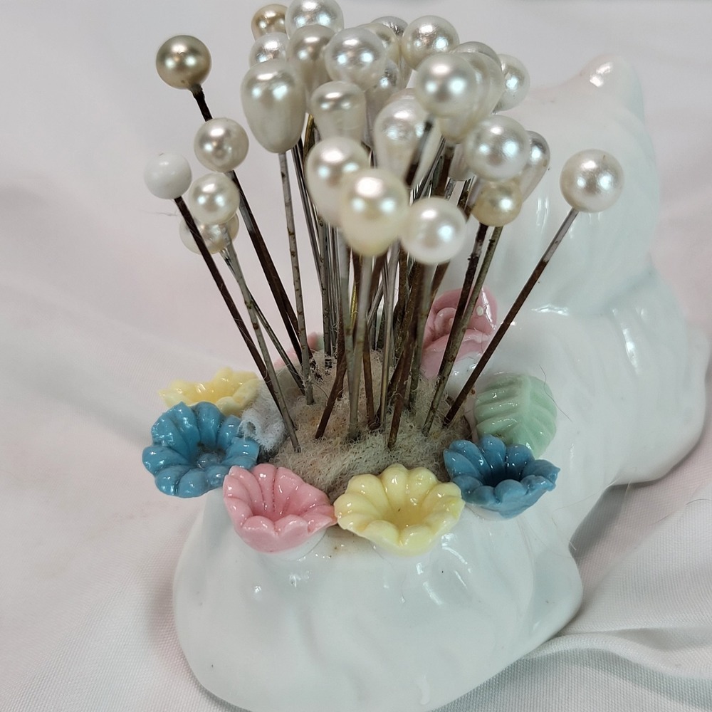 Vintage Ceramic White Cat Pin Cushion with Pearlized Hat Pins Floral Detail - Picture 7 of 13